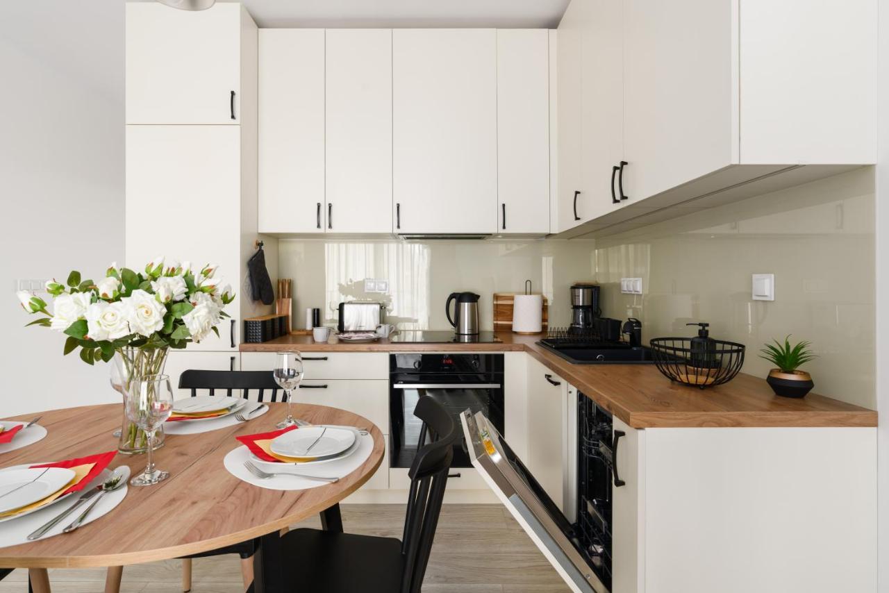 Premium Apartments Poznan Airport By Noclegi Renters Экстерьер фото